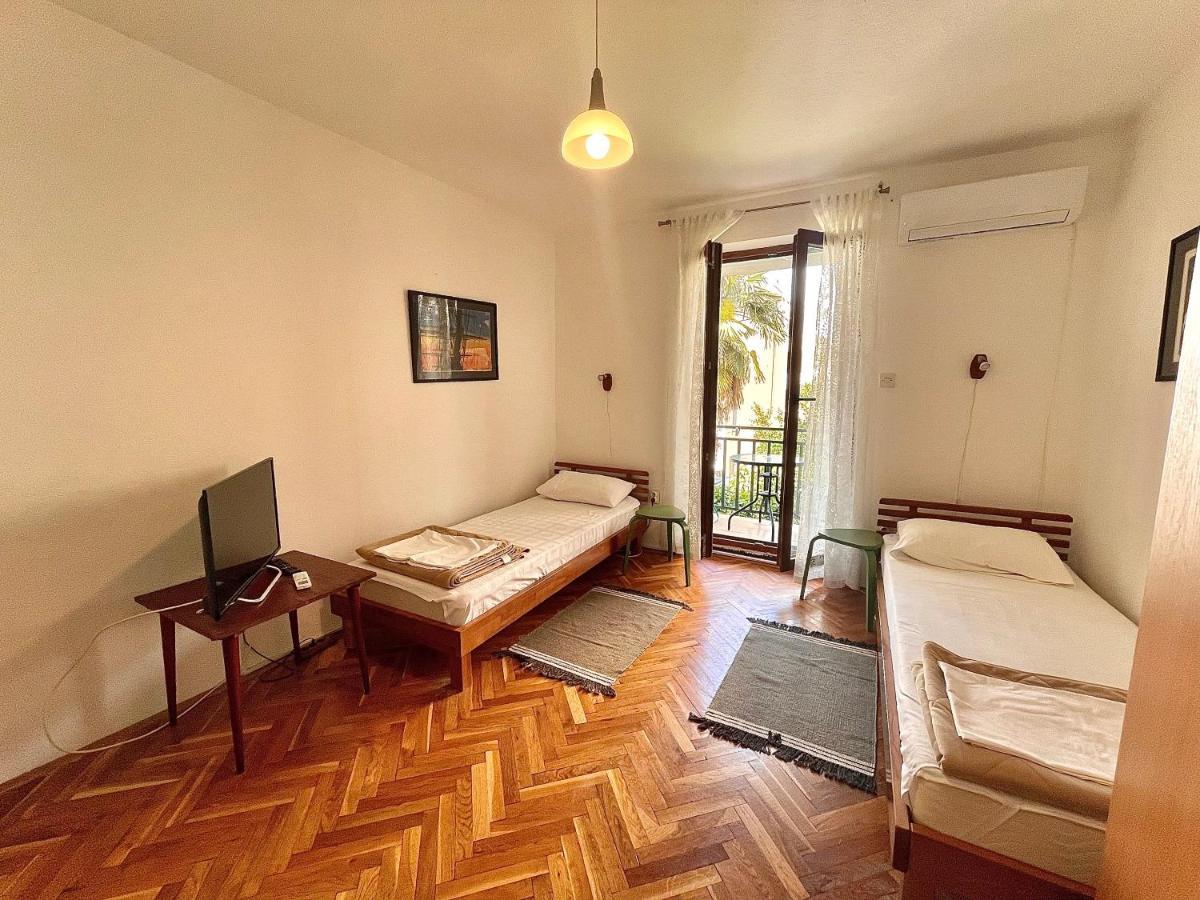 Apartments Maslina Sveti Stefan Ngoại thất bức ảnh