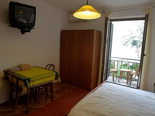Apartments Maslina Sveti Stefan Ngoại thất bức ảnh